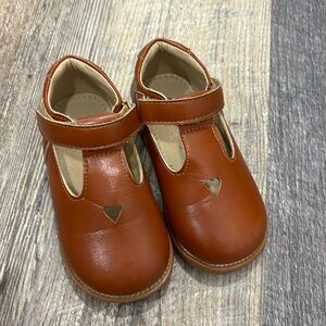 Toddler girl faux leather t-strap Mary Jane’s